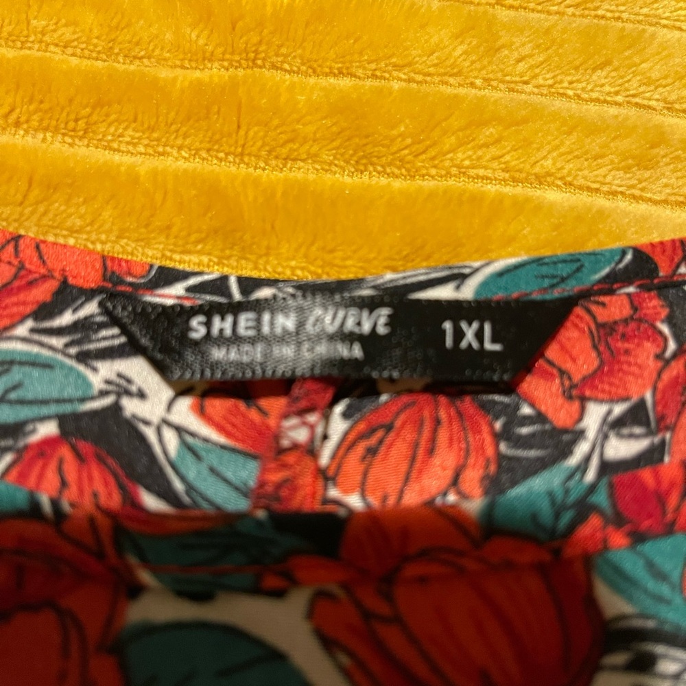 SHEIN blouse - Picture 3 of 7